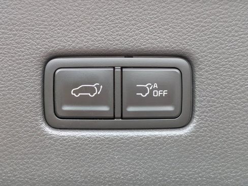 Certified 2024 Kia Carnival EX FWD image 11