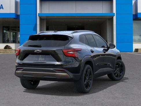 New 2026 Chevrolet Trax ACTIV w/ Sunroof Package FWD image 4