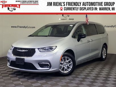 Used 2024 Chrysler Pacifica Touring-L