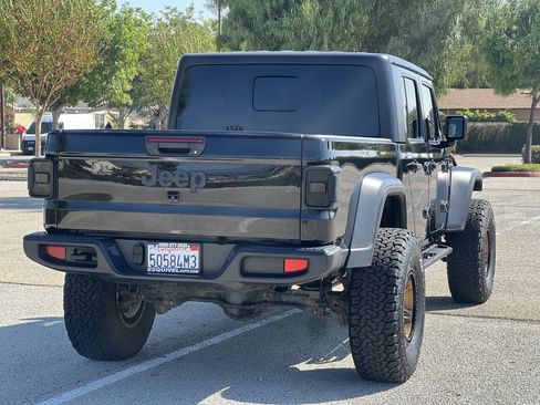 Used 2020 Jeep Gladiator Sport w/ Quick Order Package 24S image 8