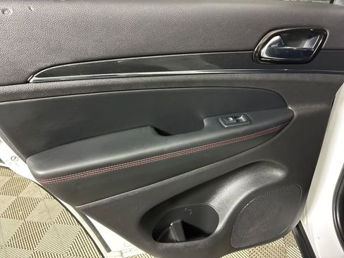 Used 2021 Jeep Grand Cherokee Trailhawk w/ Trailhawk Luxury Group image 25