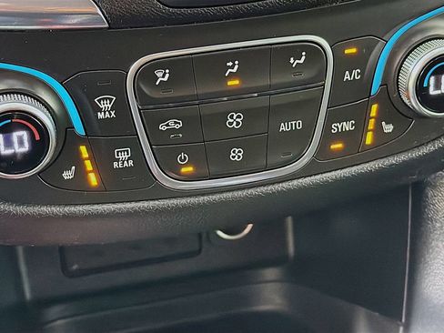 Used 2020 Chevrolet Equinox LT w/ Driver Convenience Package FWD image 35