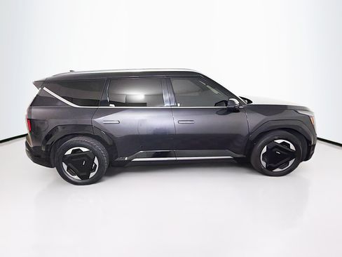 Used 2024 Kia EV9 Land AWD/4WD image 10