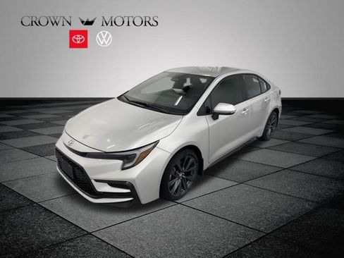 Used 2026 Toyota Corolla SE FWD image 3