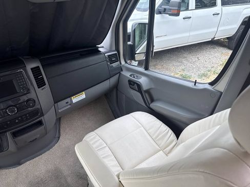 Used 2017 Mercedes-Benz Sprinter 3500 image 7