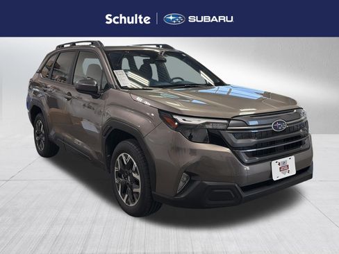 Used 2025 Subaru Forester Premium AWD/4WD image 1