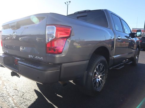 Used 2021 Nissan Titan SV w/ SV Convenience Package image 36