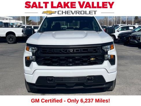 Used 2025 Chevrolet Silverado 1500 Custom image 2