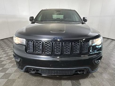 Used 2018 Jeep Grand Cherokee Laredo AWD/4WD image 7