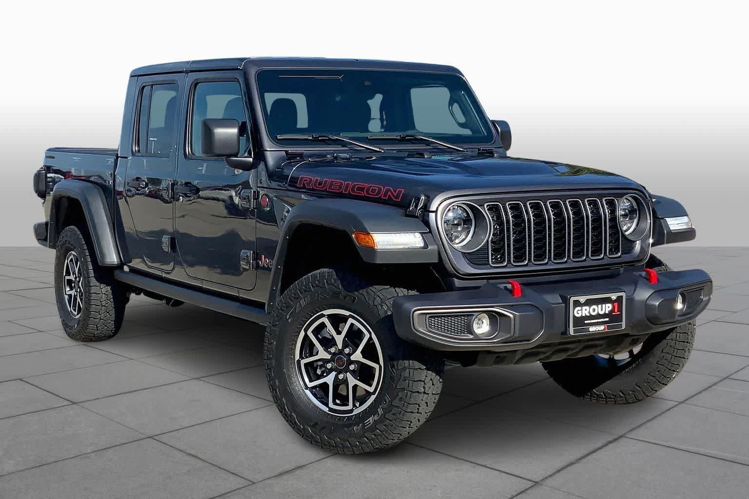 Used 2025 Jeep Gladiator Rubicon w/ Convenience Group AWD/4WD image 2