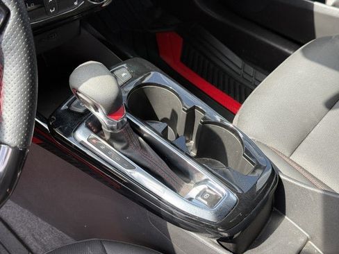 Used 2025 Chevrolet Trax RS FWD image 20