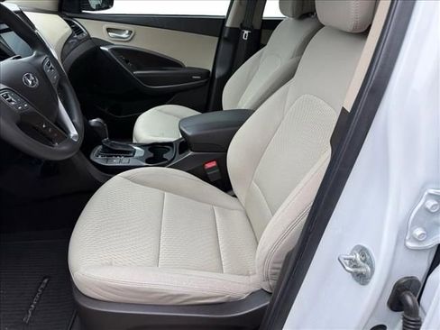 Used 2017 Hyundai Santa Fe Sport w/ 2.4L Value Package 06 AWD/4WD image 4