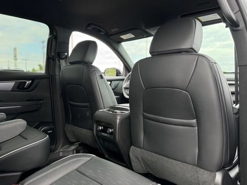 Used 2026 Buick Enclave Sport Touring w/ LPO, All-Weather Package AWD/4WD image 18