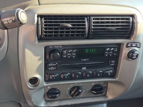 Used 2004 Ford Explorer Sport Trac XLS RWD image 20