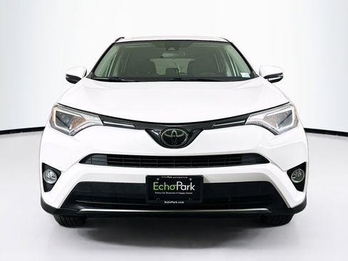 Used 2018 Toyota RAV4 XLE image 2