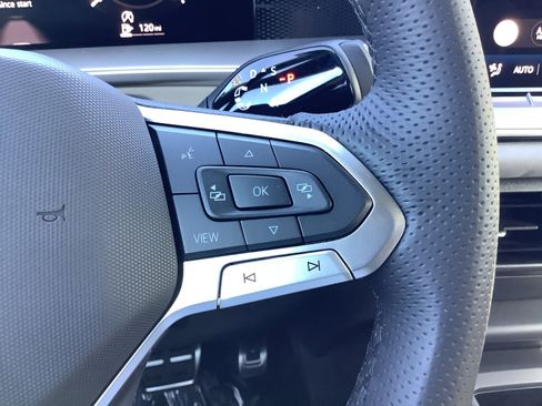 New 2026 Volkswagen Tiguan SE R-Line FWD image 25