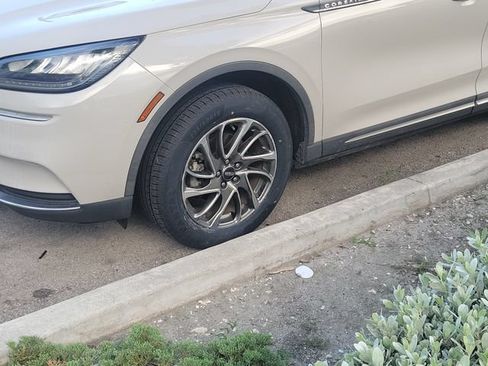 Certified 2022 Lincoln Corsair FWD image 4