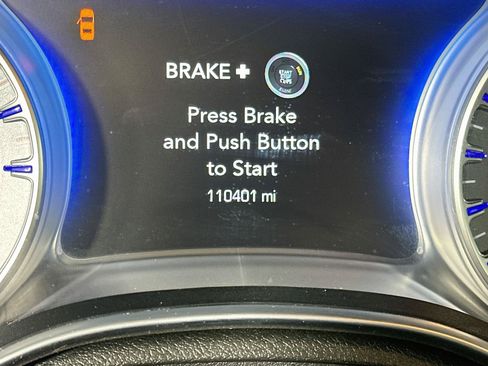 Used 2017 Chrysler 300 C RWD image 19