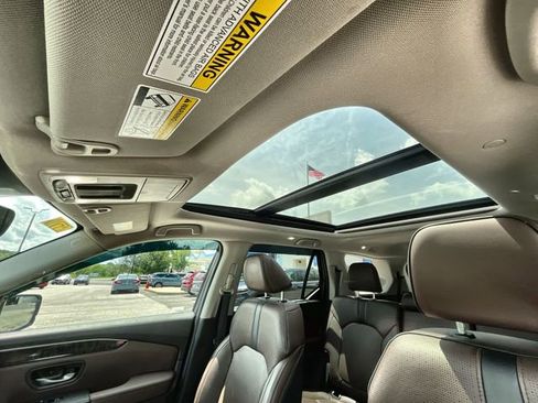 Used 2024 Honda Pilot Elite image 18