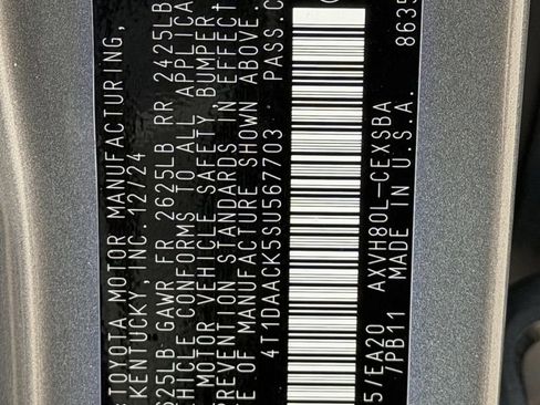 Used 2025 Toyota Camry SE image 32