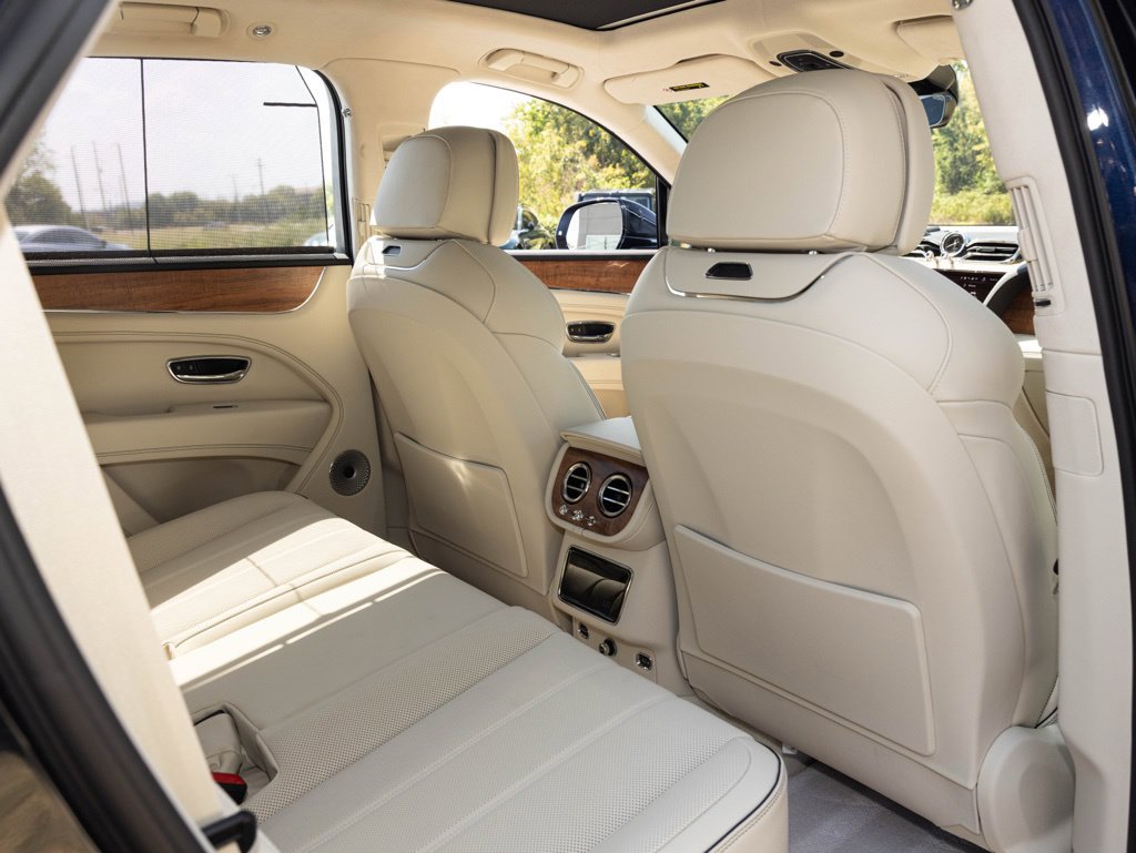 Used 2025 Bentley Bentayga AWD/4WD image 72