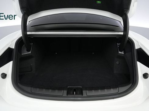 Used 2023 Porsche Taycan RWD image 8