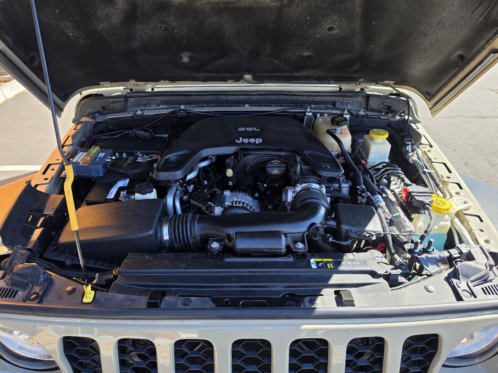 Used 2020 Jeep Gladiator Sport AWD/4WD image 23