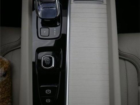 New 2026 Volvo XC60 B5 Ultra w/ Protection Package Premier image 10