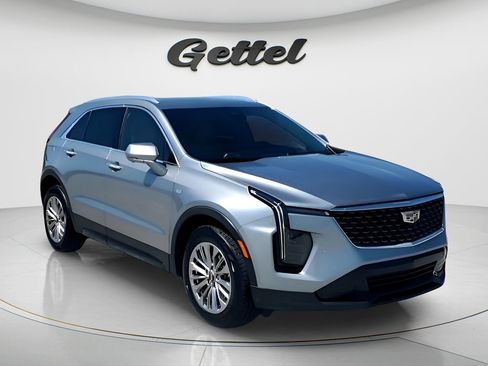 Used 2025 Cadillac XT4 Premium Luxury FWD image 6