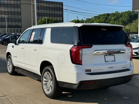 Used 2022 GMC Yukon XL SLE AWD/4WD image 3