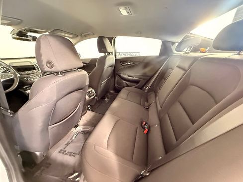 Used 2022 Chevrolet Malibu LT FWD image 17