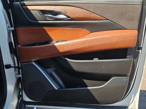 Used 2015 Cadillac Escalade ESV Premium AWD/4WD image 24
