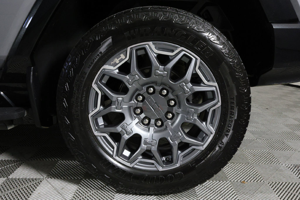 Used 2025 GMC Hummer EV 3X AWD/4WD image 44