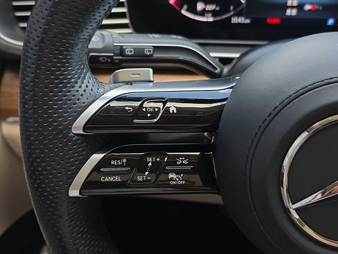 Used 2024 Mercedes-Benz GLS 450 4MATIC w/ AMG Line Exterior image 22