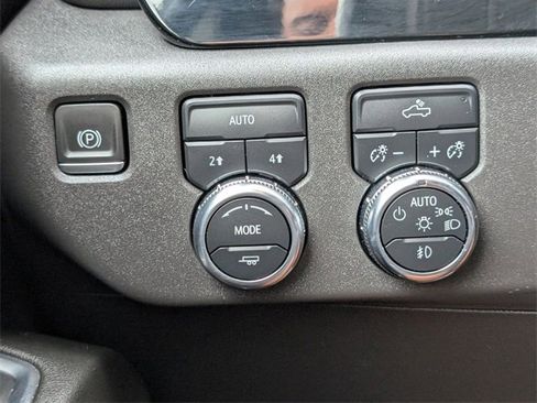 Used 2024 GMC Sierra 1500 Elevation image 23