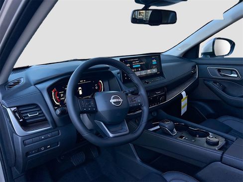 New 2026 Nissan Rogue Platinum image 9