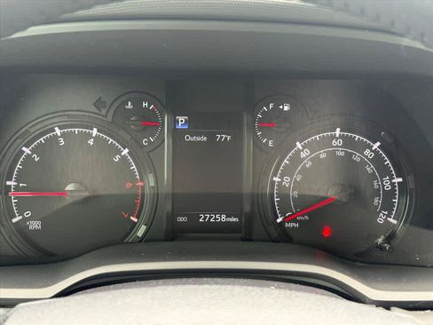 Used 2021 Toyota 4Runner SR5 AWD/4WD image 13