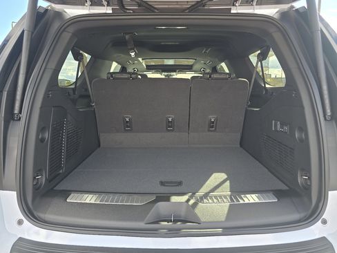 New 2026 Chevrolet Suburban High Country image 12