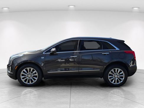 Used 2018 Cadillac XT5 Platinum w/ Driver Assist Package AWD/4WD image 3