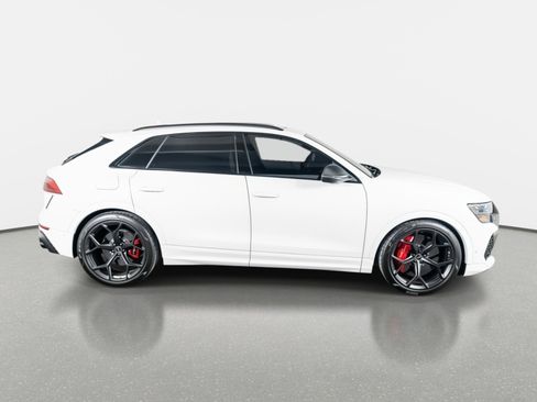 Used 2025 Audi RS Q8 performance image 5