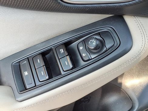 Used 2023 Subaru Forester AWD/4WD image 7