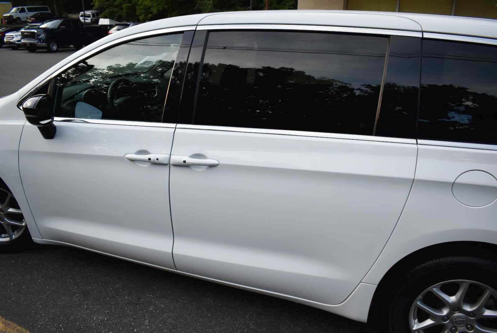 Used 2025 Chrysler Pacifica Select FWD image 73