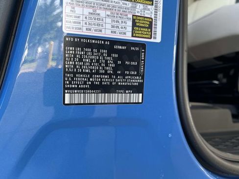 New 2025 Volkswagen ID. Buzz 1st Edition image 28