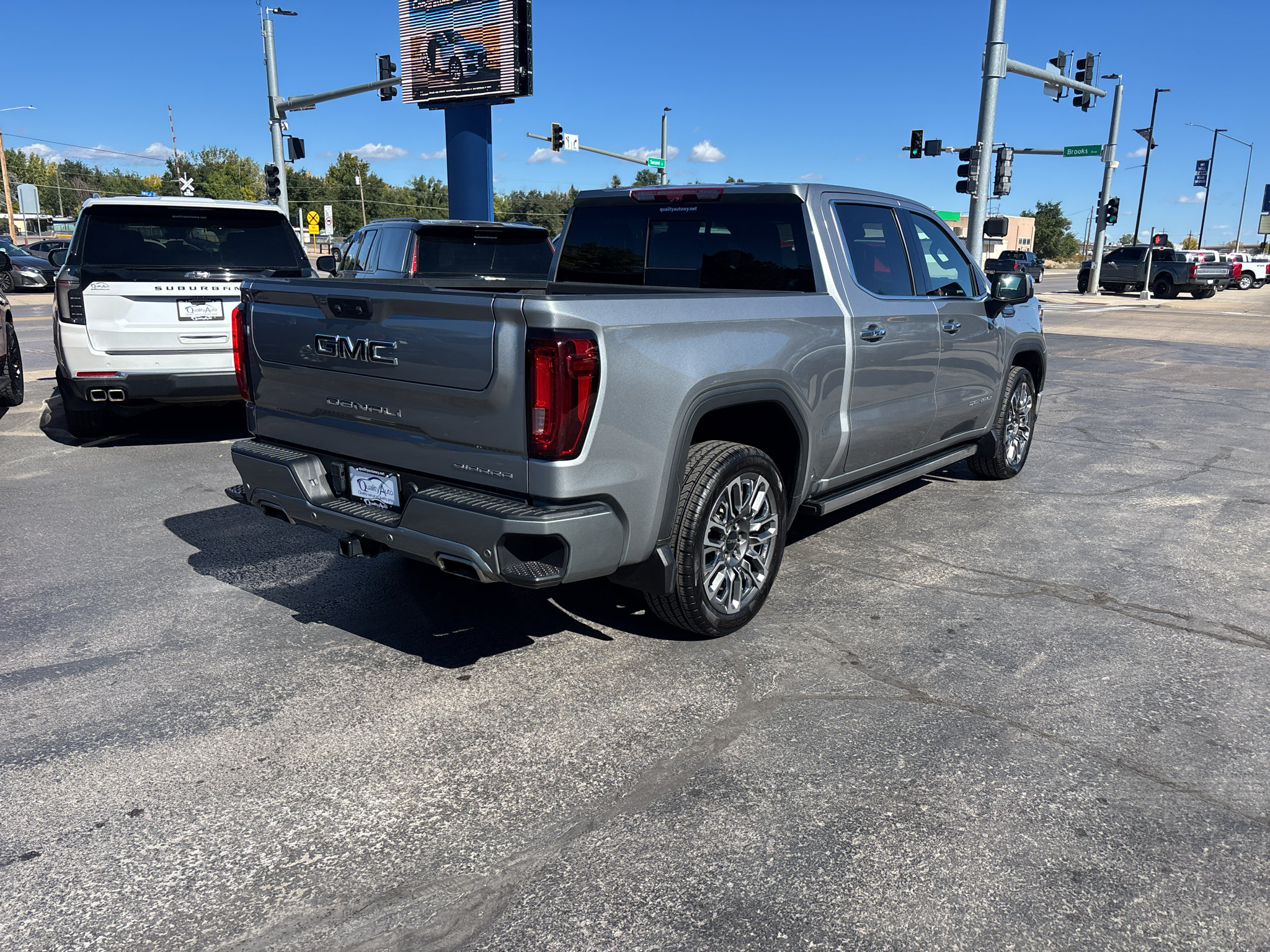 Used 2023 GMC Sierra 1500 Denali Ultimate AWD/4WD image 6