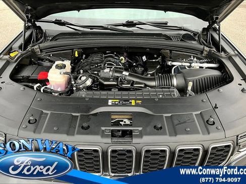 Used 2025 Jeep Grand Cherokee L Laredo w/ Luxury Tech Group I image 33