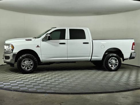 Used 2024 RAM 2500 Tradesman w/ Chrome Appearance Group AWD/4WD image 3