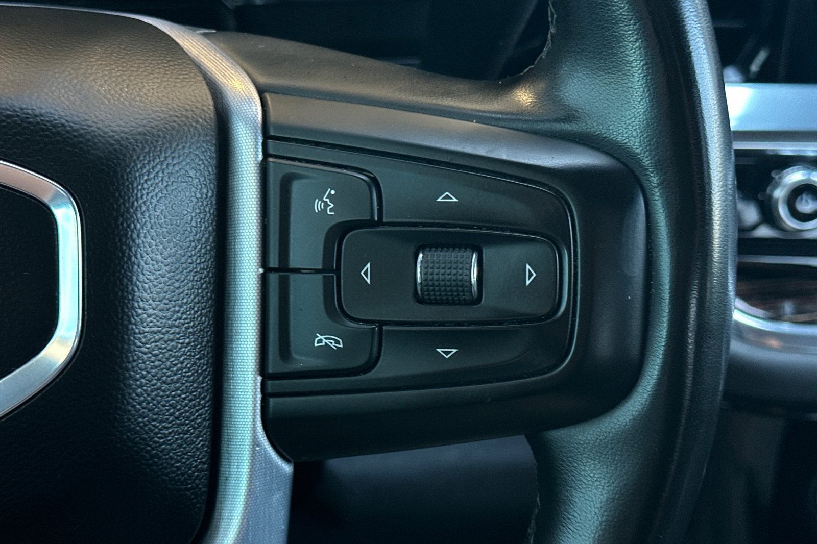 Used 2024 GMC Sierra 1500 SLE RWD image 32