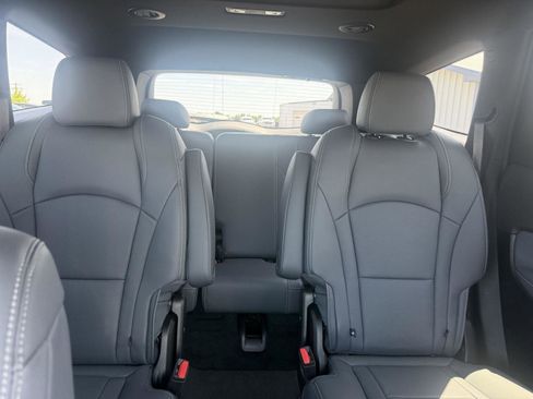 Used 2023 Buick Enclave Essence w/ Experience Buick Package AWD/4WD image 24