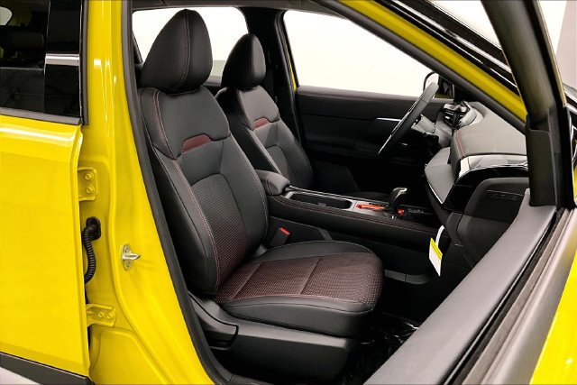New 2026 Nissan Kicks SR w/ Cold Weather Package FWD image 39
