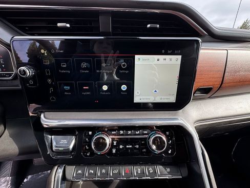 Used 2024 GMC Sierra 1500 Denali Ultimate image 31